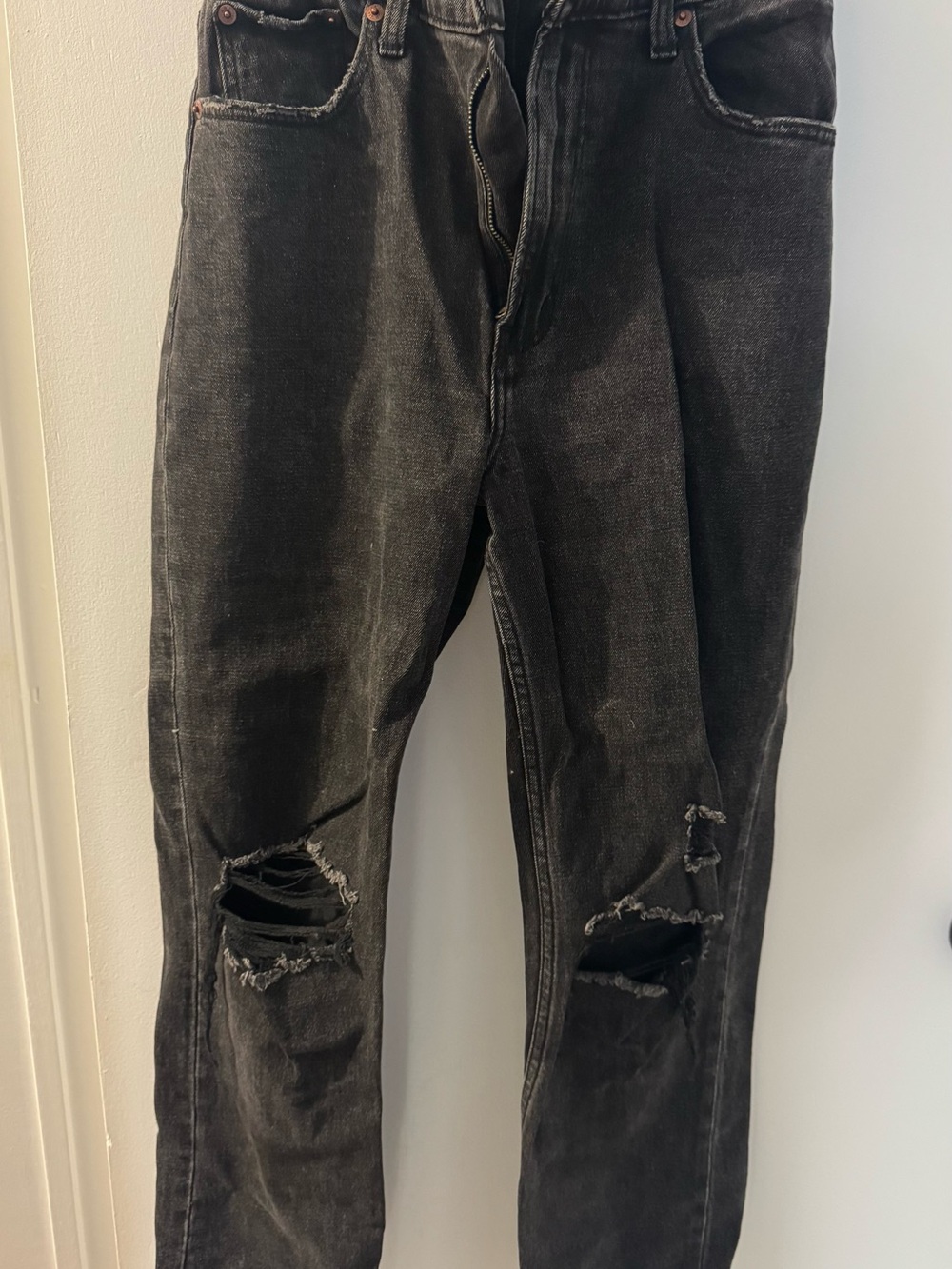 Black Distressed women’s Jeans